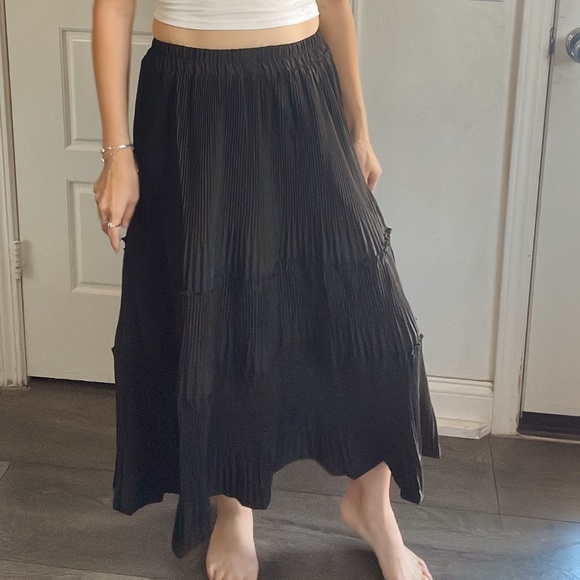 Luxe High Waisted Pleated Ruffle Maxi Skirt - Picture 10 of 13